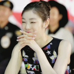 김연아 움짤 웃음 흐믓 좋은 흐믓한 연아 귀여운 즐거운 좋은