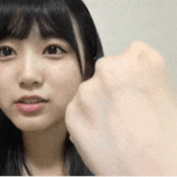 주먹 예쁜 여자 니코