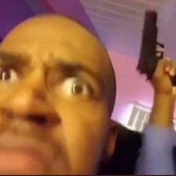 딱대 일로와 권총 맞고싶냐